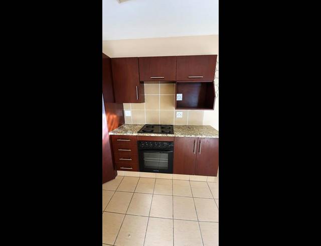 1 BEDROOM PROPERTY TO RENT IN DIE BULT